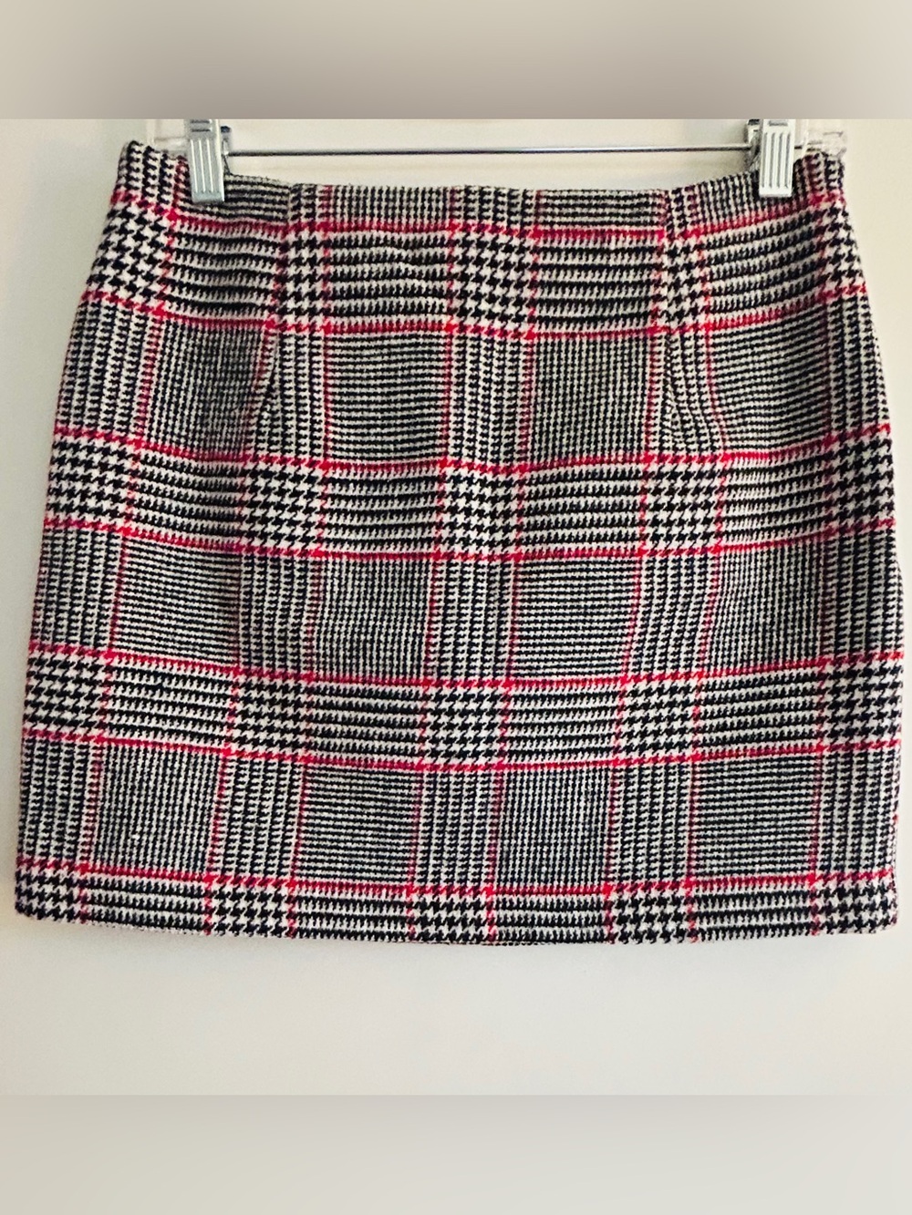 Forever 21 Black & White Houndstooth Mini Skirt with Red Windowpane